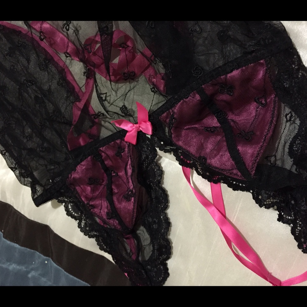 ⒻⓇⒺⒹⓇⒾⒸⓀⓈ ⓄⒻ ⒽⓄⓁⓁⓎⓌⓄⓄⒹ ⒷⒶⒷⓎⒹⓄⓁⓁ - Picture 3 of 3